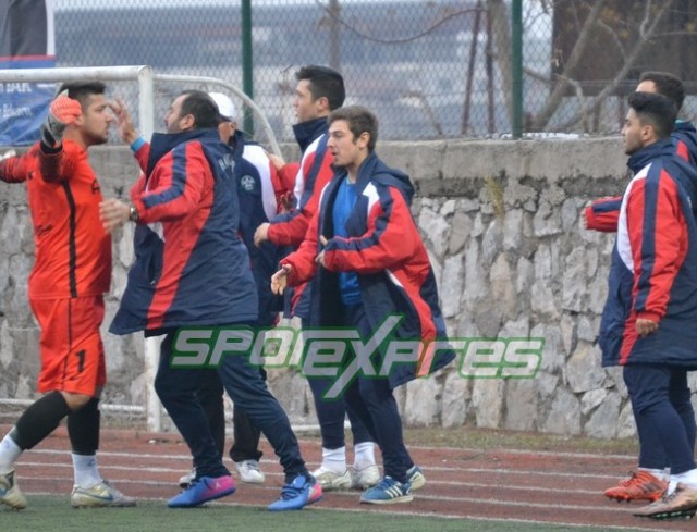 Harmanlıkspor zirvenin sahibi 3-0