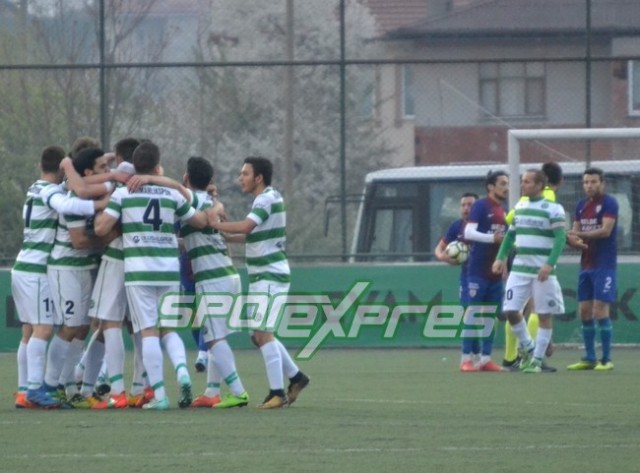 Harmanlıkspor zirvenin sahibi 3-0