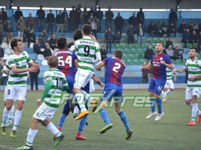 Harmanlıkspor zirvenin sahibi 3-0