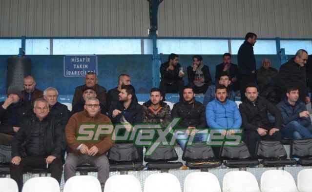 Harmanlıkspor zirvenin sahibi 3-0