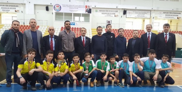 Hendek’te Masa Tenisi Şöleni