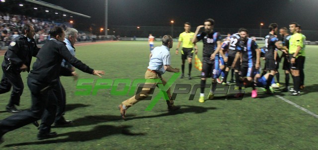 Olaylar çıktı ! Hakemlere saldırı önlenemedi..