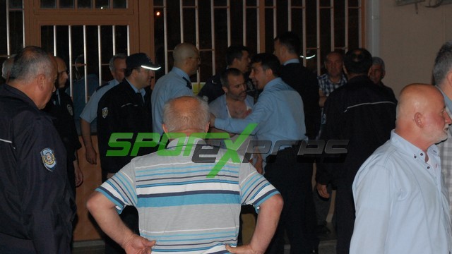 Olaylar çıktı ! Hakemlere saldırı önlenemedi..