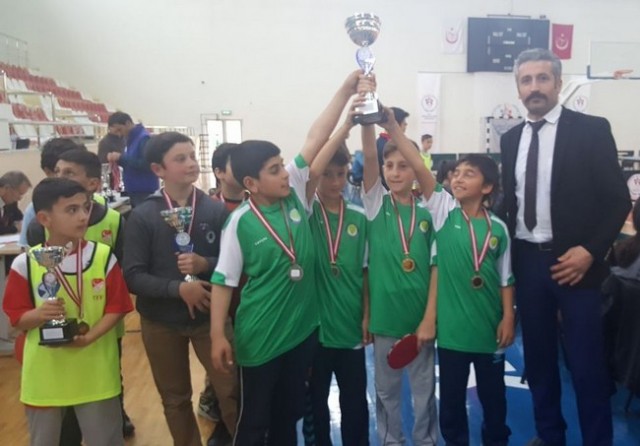 Hendek’te raketler ödüllerini aldı