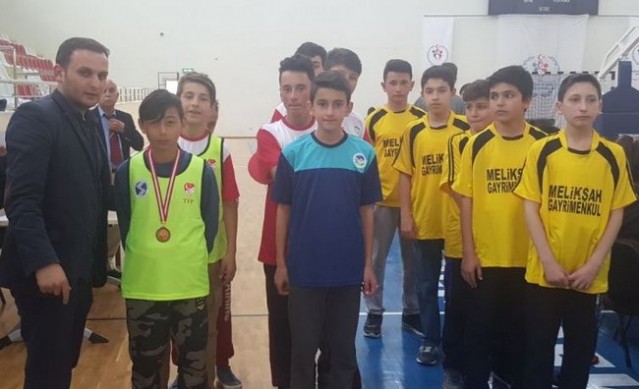 Hendek’te raketler ödüllerini aldı