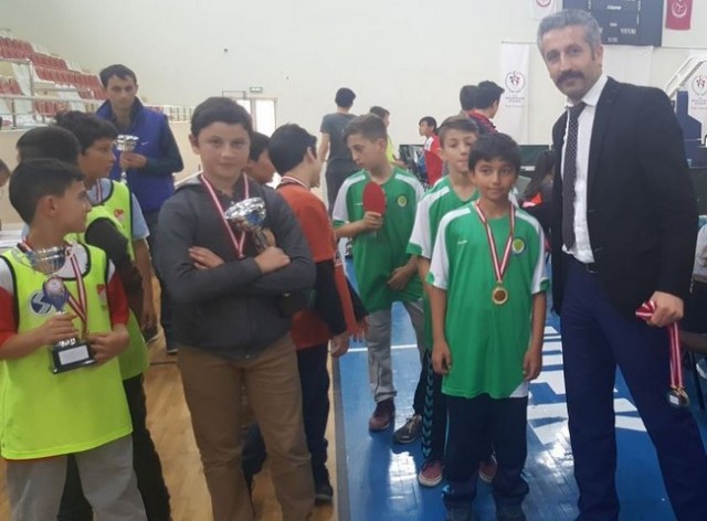 Hendek’te raketler ödüllerini aldı