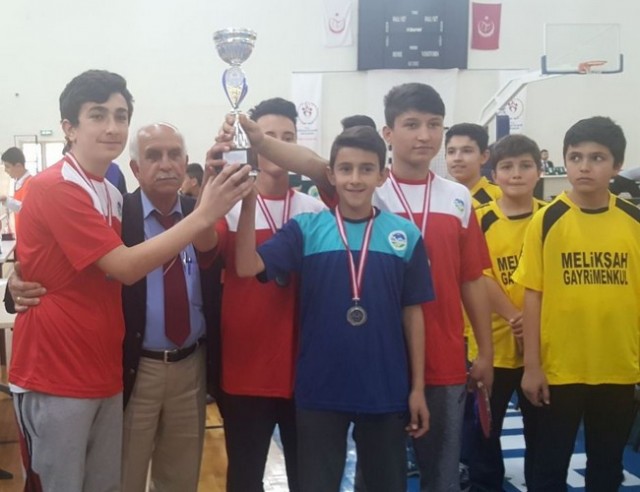 Hendek’te raketler ödüllerini aldı