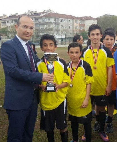 Hendek’te Yeşilyurt ve İ.H.O. şampiyon oldu