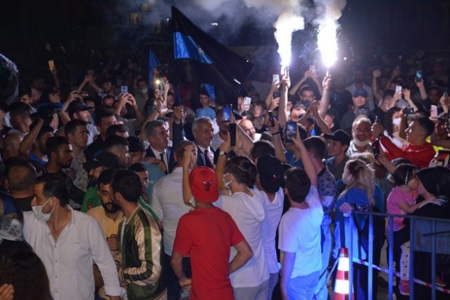 Hendekspor, şampiyonluğu kutladı