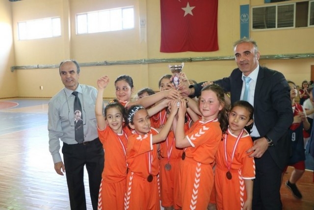 Minikler Hentbol finalleri sona erdi