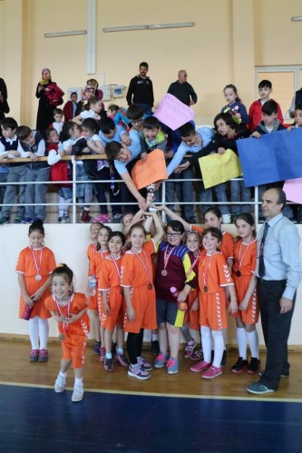 Minikler Hentbol finalleri sona erdi