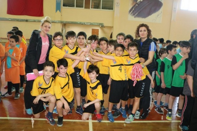 Minikler Hentbol finalleri sona erdi