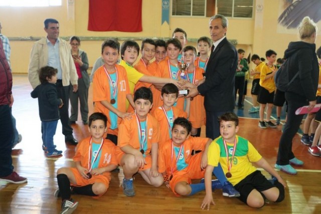 Minikler Hentbol finalleri sona erdi