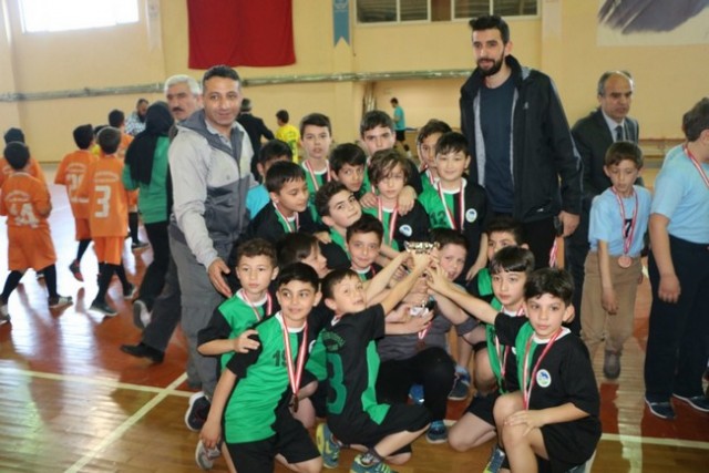 Minikler Hentbol finalleri sona erdi