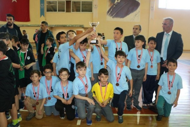 Minikler Hentbol finalleri sona erdi