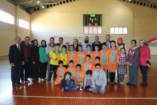 Minikler Hentbol finalleri sona erdi