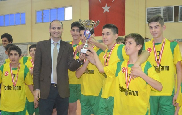 Yıldızlar Hentbol’da Şampiyon Üzeyir Garih