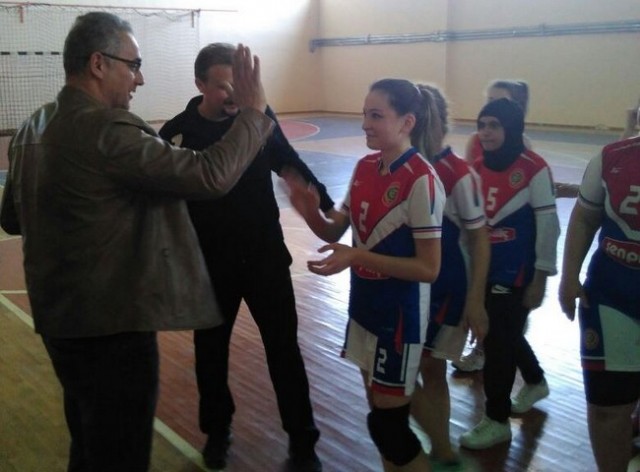 Hentbol'da Mefkure ve Büyükesence şampiyon