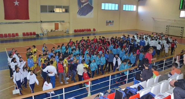 Anadolu Yıldızları Ligi Hentbol maçları başladı