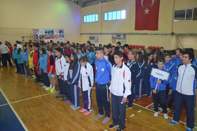 Anadolu Yıldızları Ligi Hentbol maçları başladı