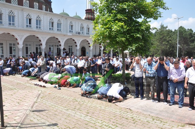 Hüseyin Kama gözyaşlarıyla toprağa verildi