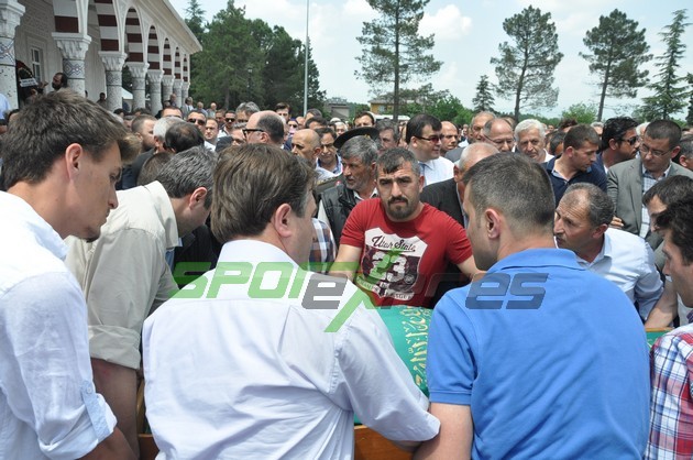 Hüseyin Kama gözyaşlarıyla toprağa verildi