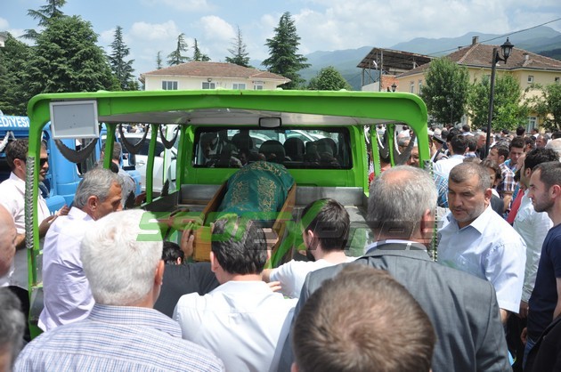 Hüseyin Kama gözyaşlarıyla toprağa verildi