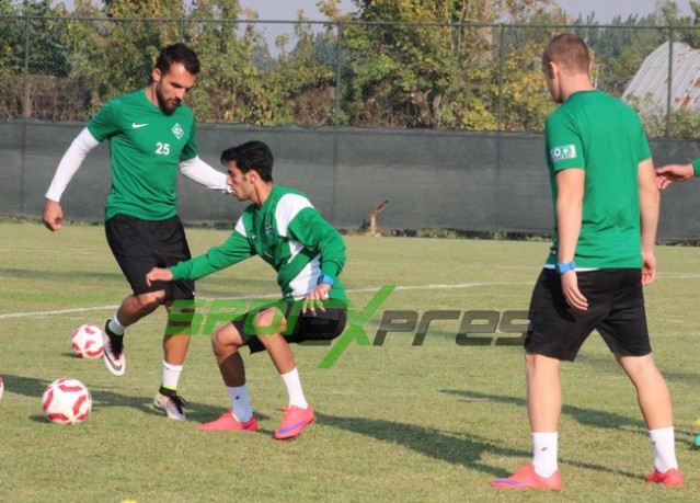 Minik Öğrencilerden Sakaryaspor'a moral ziyareti