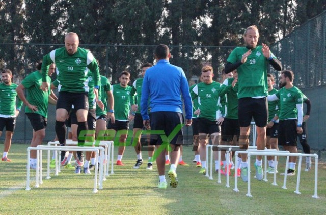 Minik Öğrencilerden Sakaryaspor'a moral ziyareti