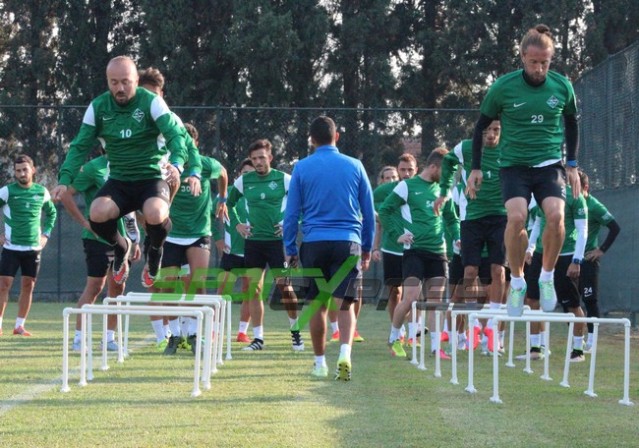 Minik Öğrencilerden Sakaryaspor'a moral ziyareti