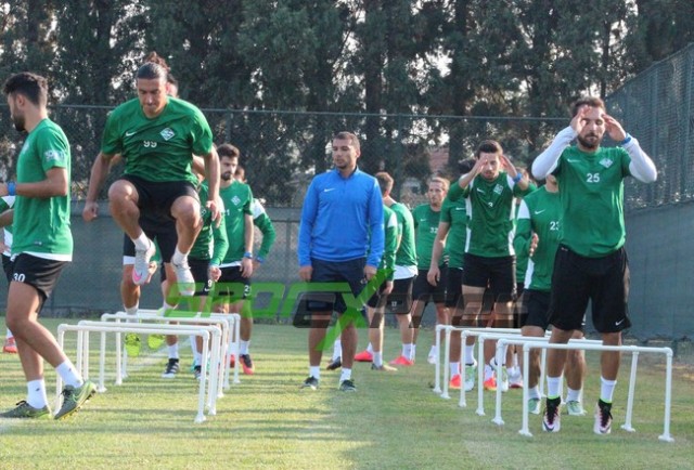 Minik Öğrencilerden Sakaryaspor'a moral ziyareti