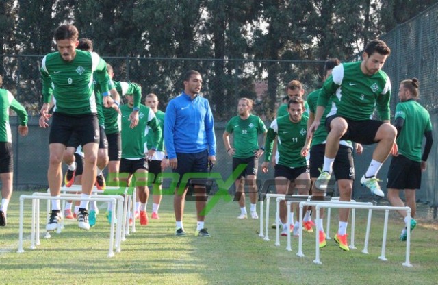 Minik Öğrencilerden Sakaryaspor'a moral ziyareti