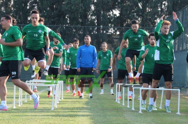 Minik Öğrencilerden Sakaryaspor'a moral ziyareti