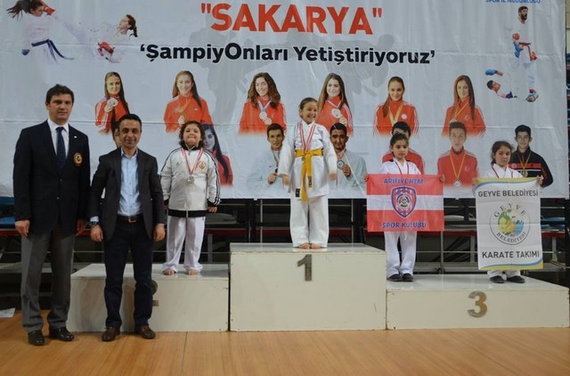 İlçeler Arası Karate Turnuvası Düzenlendi