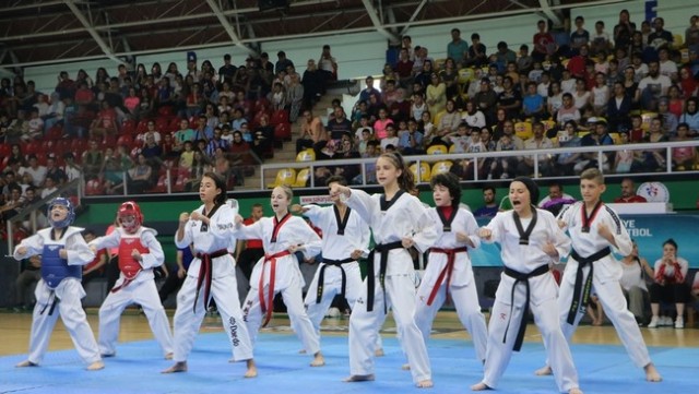 Sakarya İl Spor Merkezi açıldı