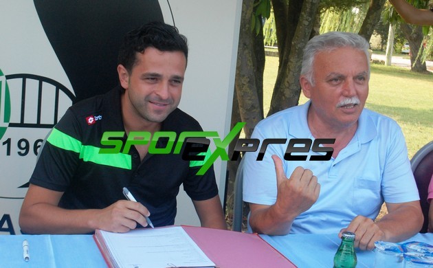 Sakaryaspor'da transferler imzaladı