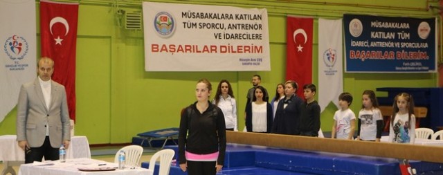 Minik Cimnastikçiler ödüllerini aldı