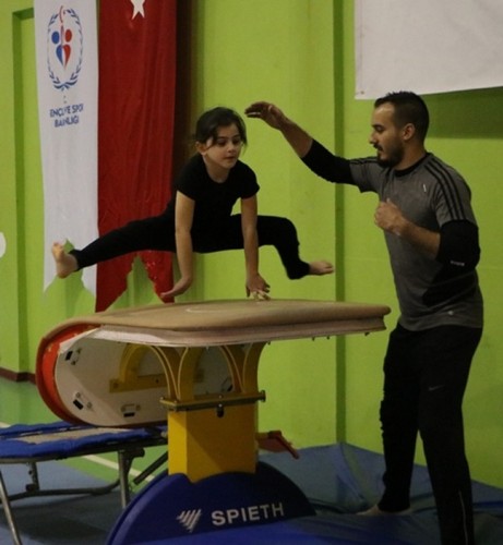 Minik Cimnastikçiler ödüllerini aldı