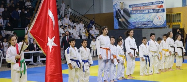 Judocular Şehitleri unutmadı