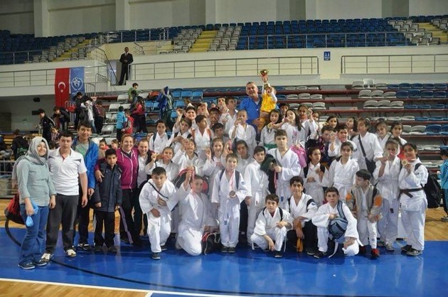 23 Nisan Judo Resitali !