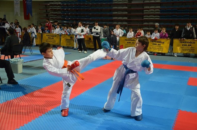 Dünya Kadınlar Günü Karate Turnuvası sona erdi