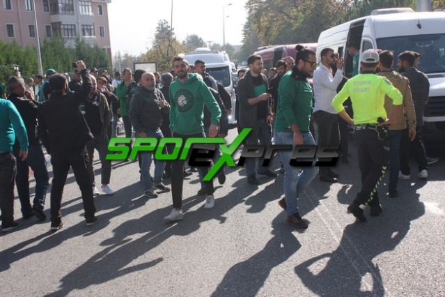 Karabükspor-Sakaryaspor maçı fotoğrafları