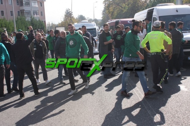 Karabükspor-Sakaryaspor maçı fotoğrafları