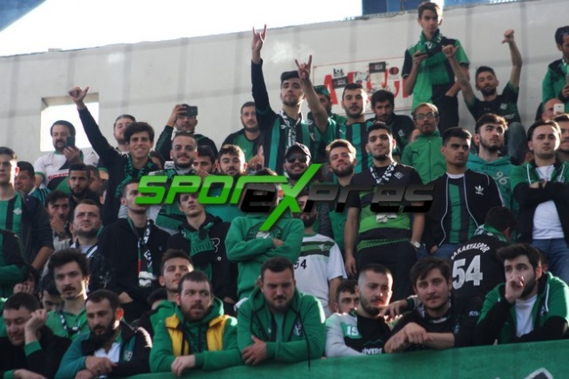 Karabükspor-Sakaryaspor maçı fotoğrafları