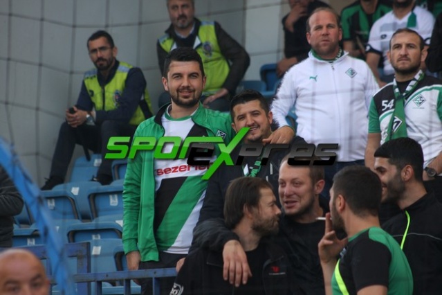 Karabükspor-Sakaryaspor maçı fotoğrafları