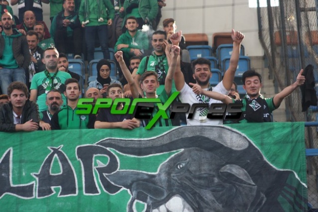 Karabükspor-Sakaryaspor maçı fotoğrafları