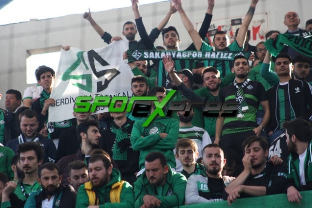Karabükspor-Sakaryaspor maçı fotoğrafları