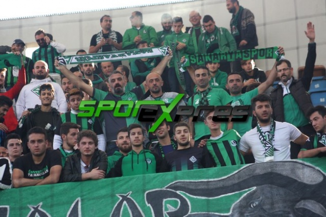 Karabükspor-Sakaryaspor maçı fotoğrafları