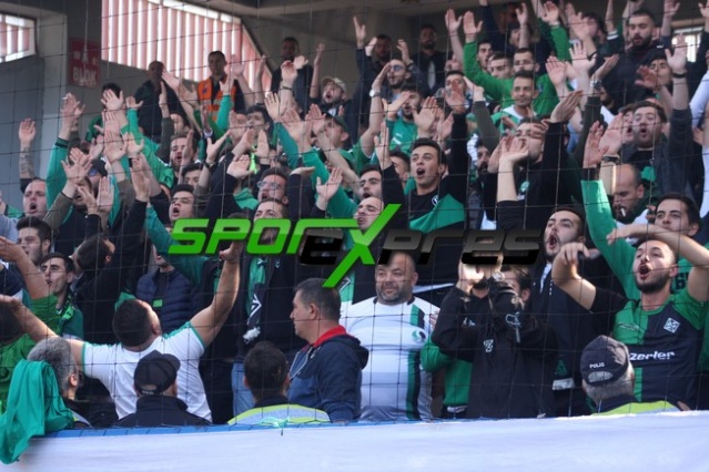 Karabükspor-Sakaryaspor maçı fotoğrafları