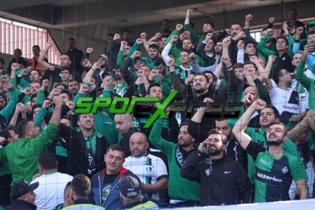 Karabükspor-Sakaryaspor maçı fotoğrafları